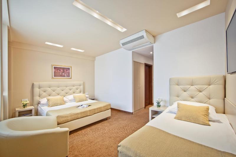 Triple Room image 4