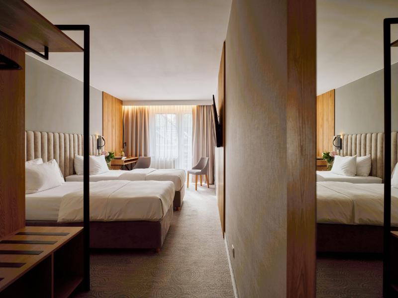 Twin Room image 1
