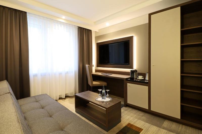 Hotel Goldene Rose - image 11