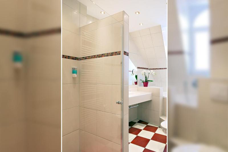 Hotel Goldene Rose - image 12