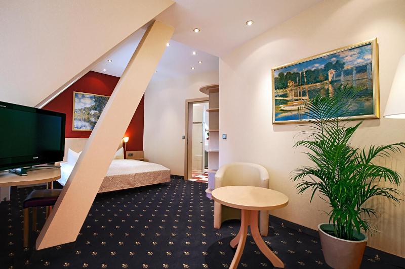Deluxe Double Room image 2