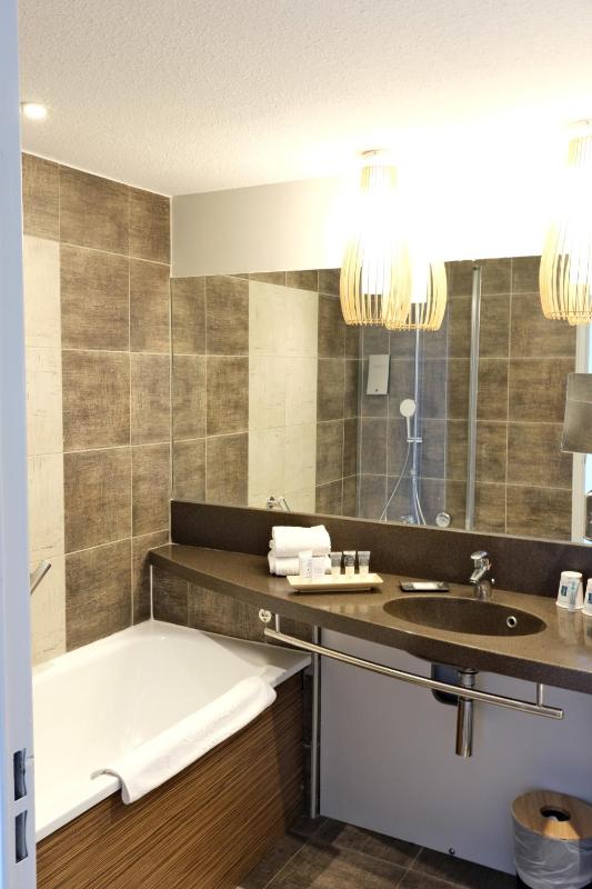 Double Room with Side Sea View image 1