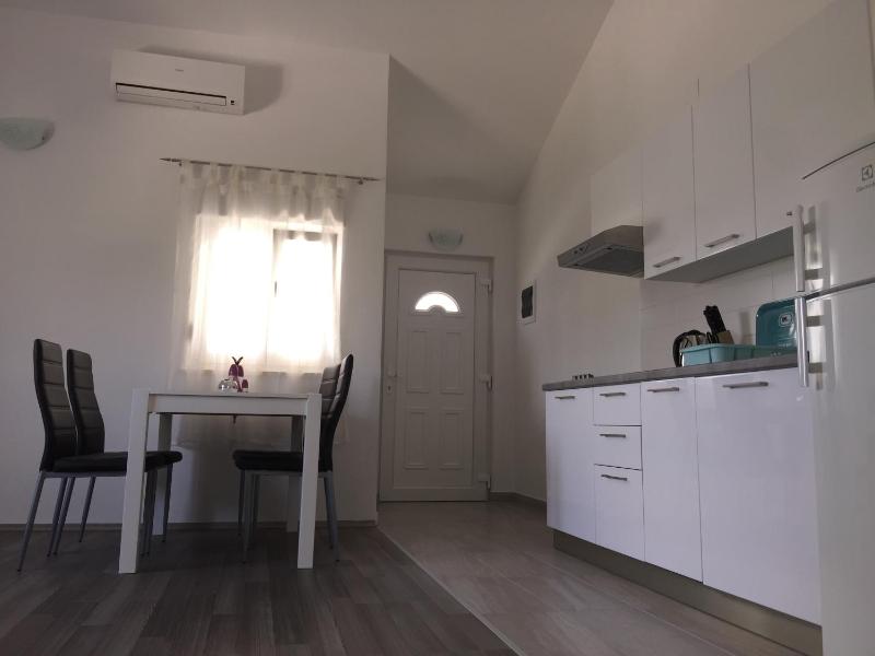 Apartment with Sea View image 3