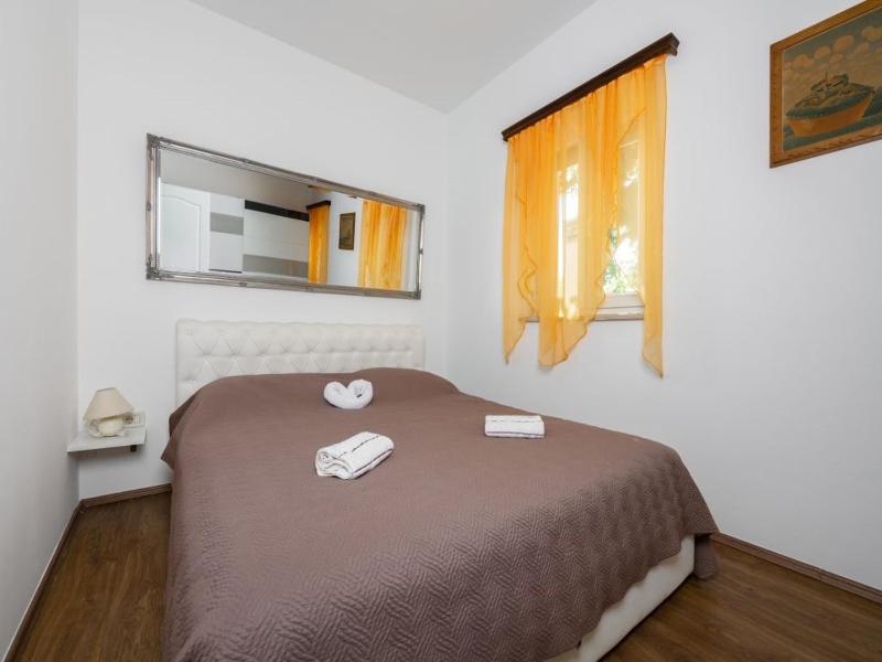 Villa St Nikola with jacuzzi and private swimming pool - image 26