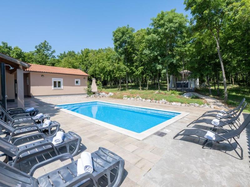 Villa St Nikola with jacuzzi and private swimming pool - image 31