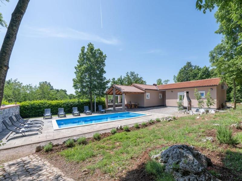 Villa St Nikola with jacuzzi and private swimming pool - image 33
