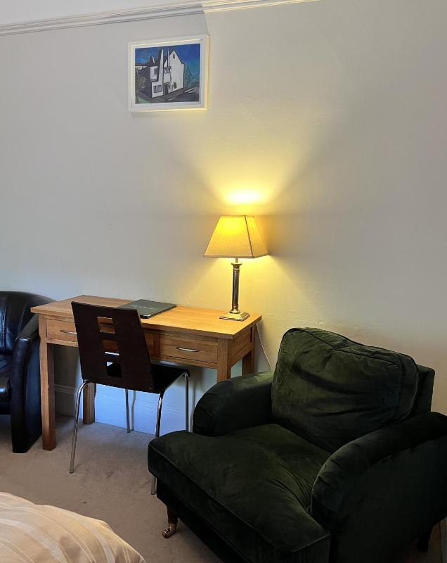 Small Double Room image 4