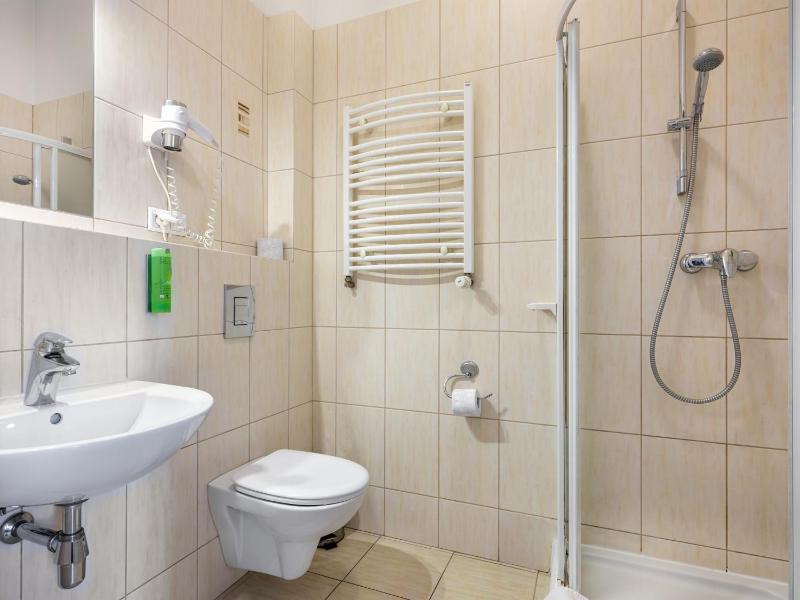 Quadruple Room image 4