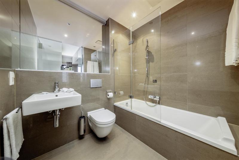 Superior Double Room image 3
