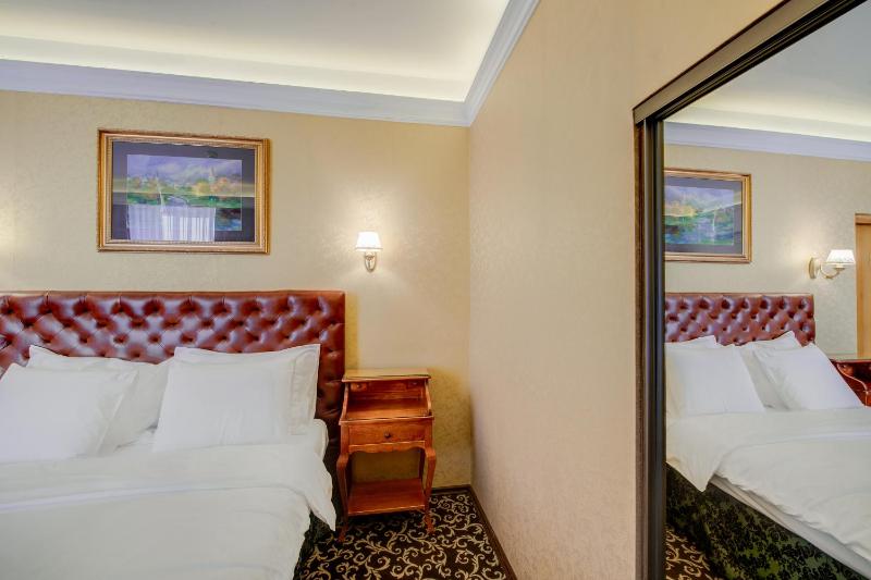 Standard Double Room image 4