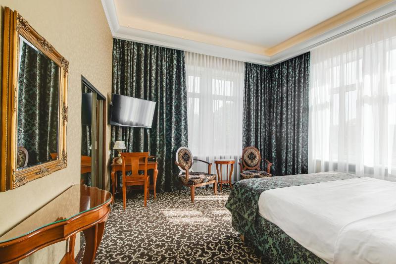 Superior Double Room image 3