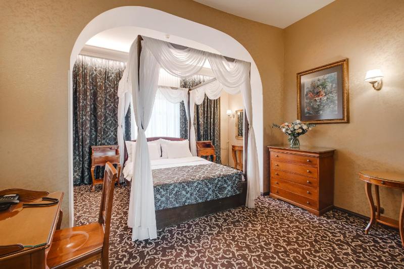 Superior Suite image 4
