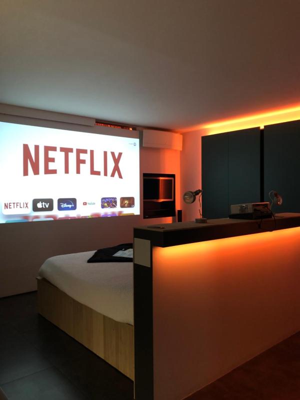 Deluxe Double Room with Balcony image 4