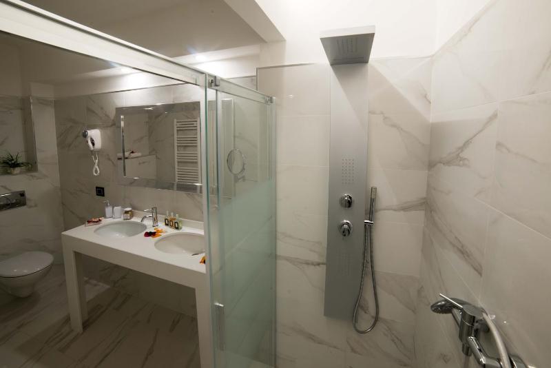 Junior Suite with Terrace image 4
