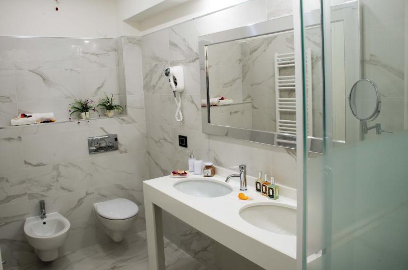 Junior Suite with Terrace image 2