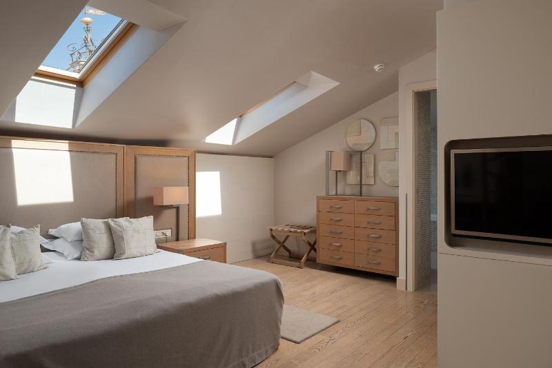 Superior Junior Suite image 4