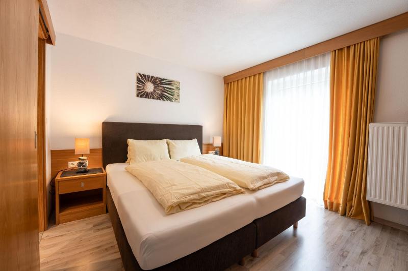 Double Room image 4