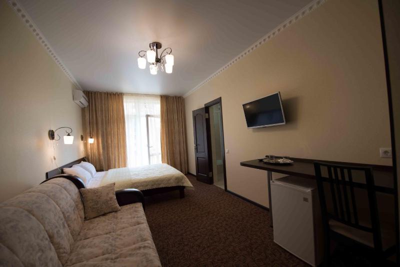 Quadruple Room with Balcony image 1