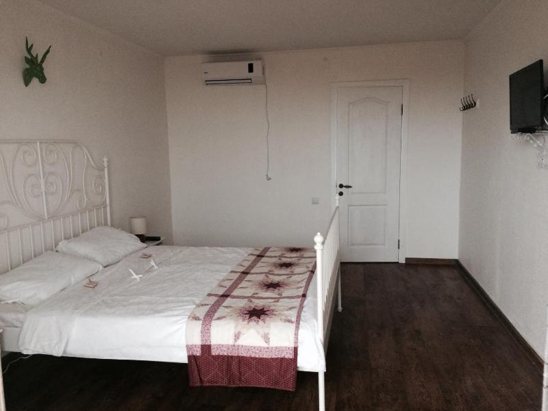 Large Double Room image 2