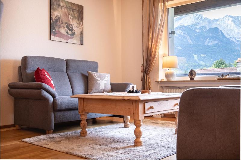 Apartment with Mountain View image 1