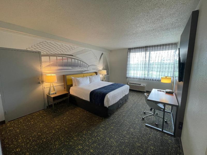 Executive King Suite image 3