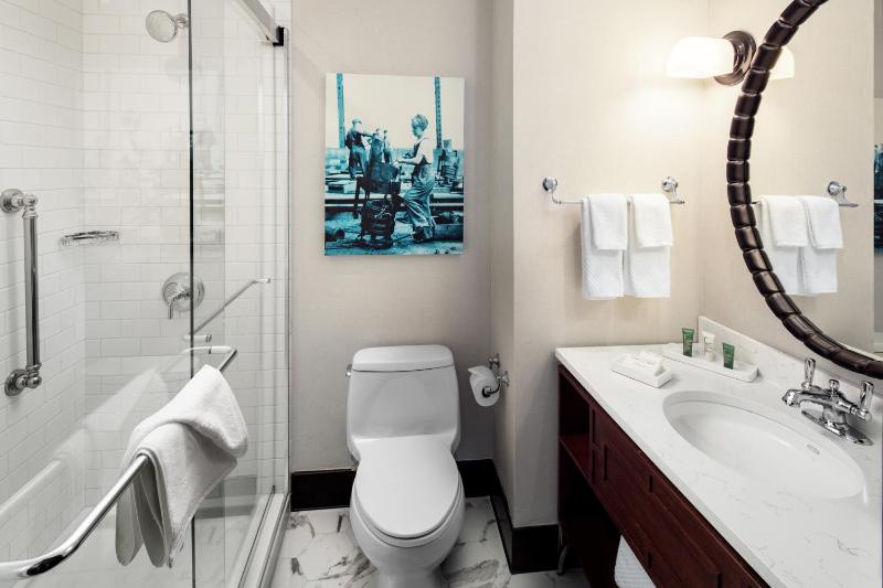King Room image 2