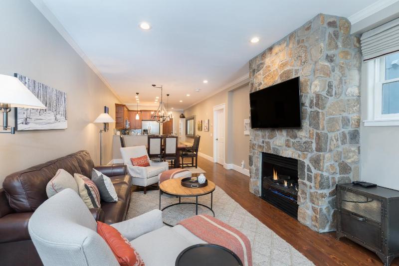 River Club 203 - image 1
