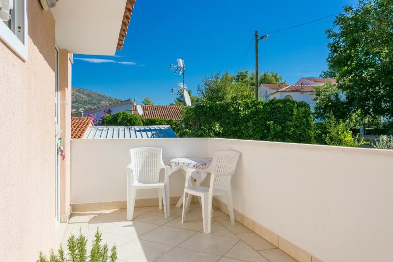 Studio with Balcony and Sea View image 4