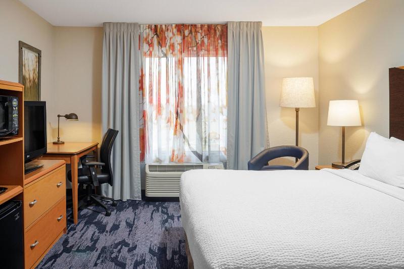 King Room - Hearing Accessible image 2