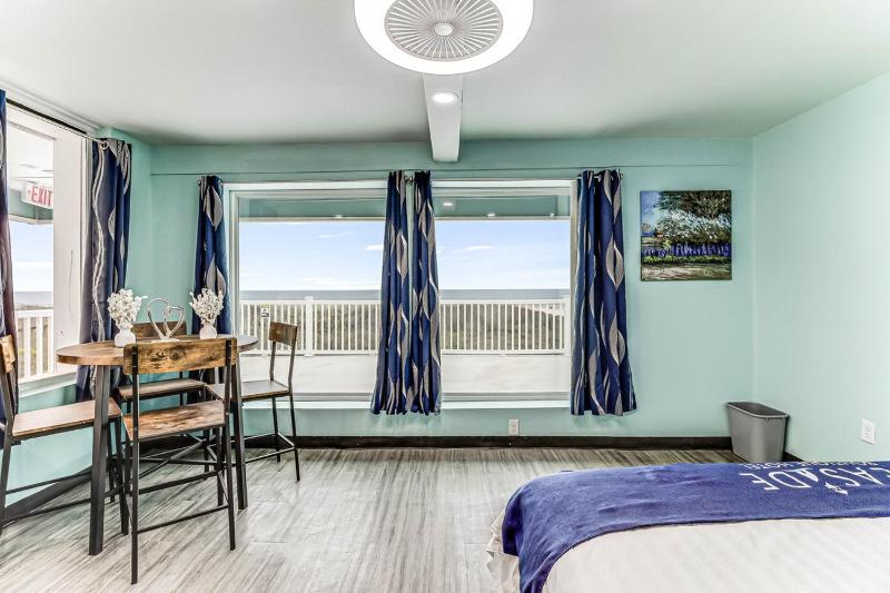 Seaside Boutique Hotel Waves At Your Doorstep - image 8