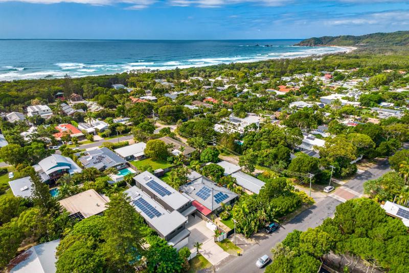 Byron Bay Holiday Homes - Suffolk Beach Retreat - image 6