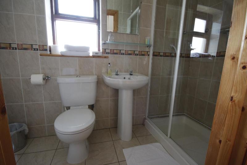 Double Room with Private Bathroom image 2