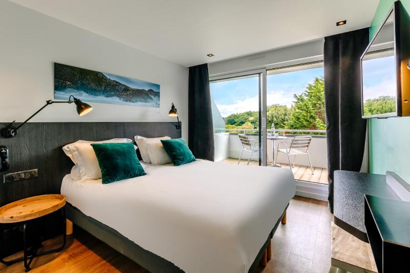 Double Room with Terrace and Sea View   image 4