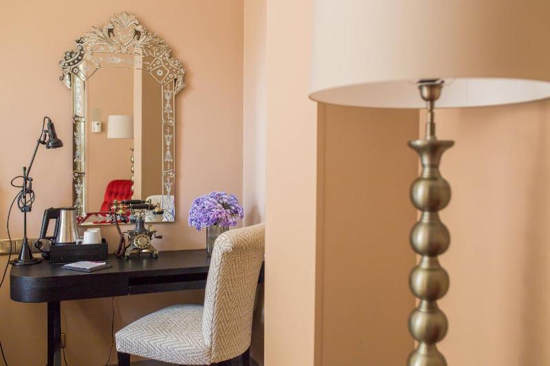 Comfort Double Room with Courtyard View image 4