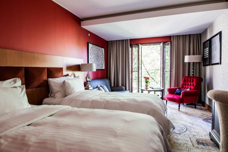 Executive Twin Room image 1