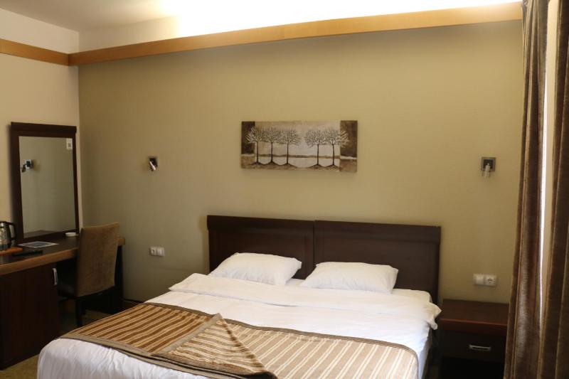 Standard Single Room image 4