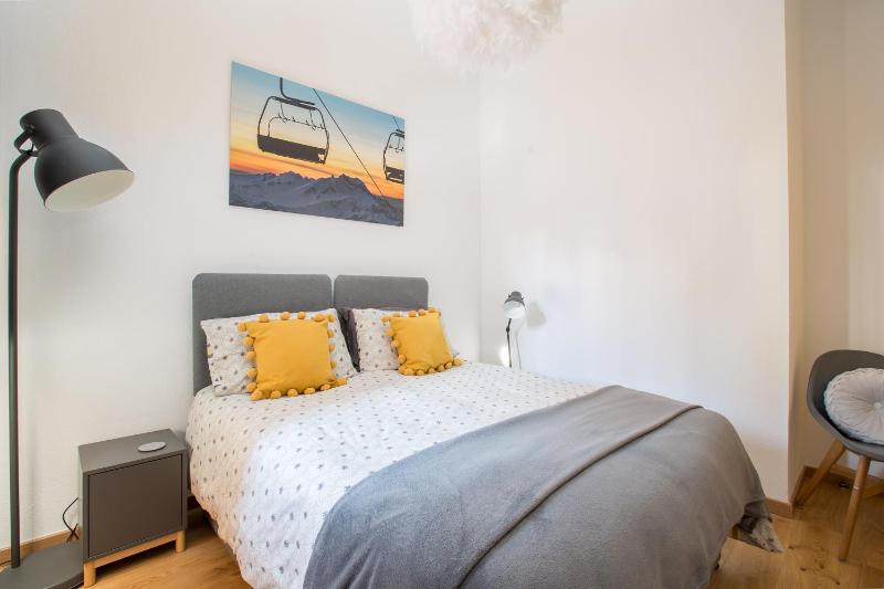 Stunning 2 bedroom duplex 10 min walk from centre - image 12