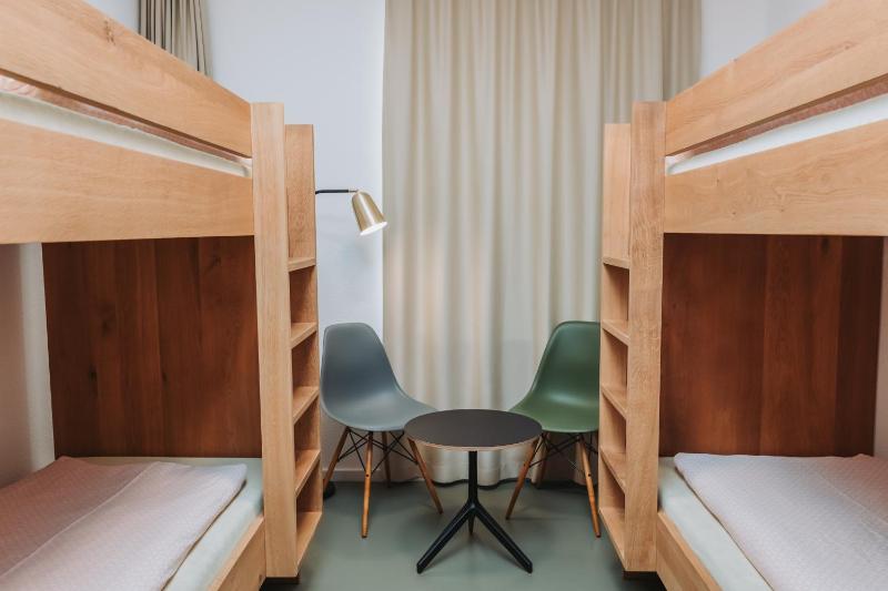 Quadruple Room with Shared Bathroom image 2