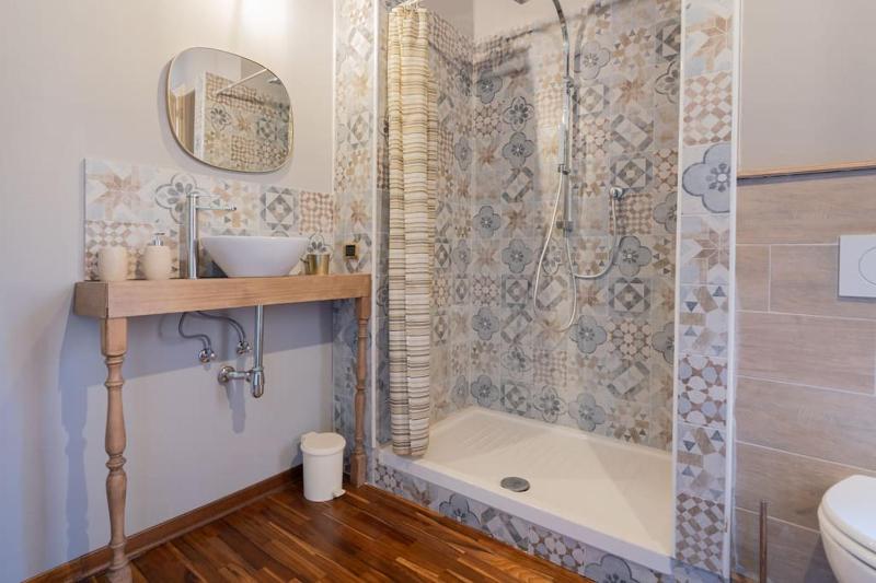 Busdraghi Luxury Apartment - image 11