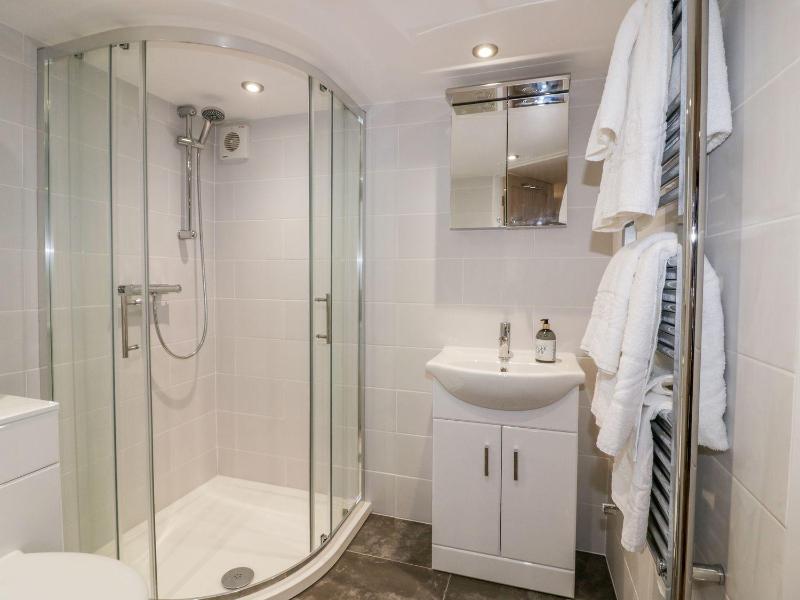 One-Bedroom Chalet image 2