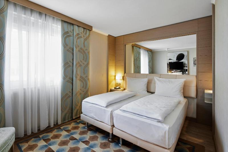 Superior Twin or Double Room image 1