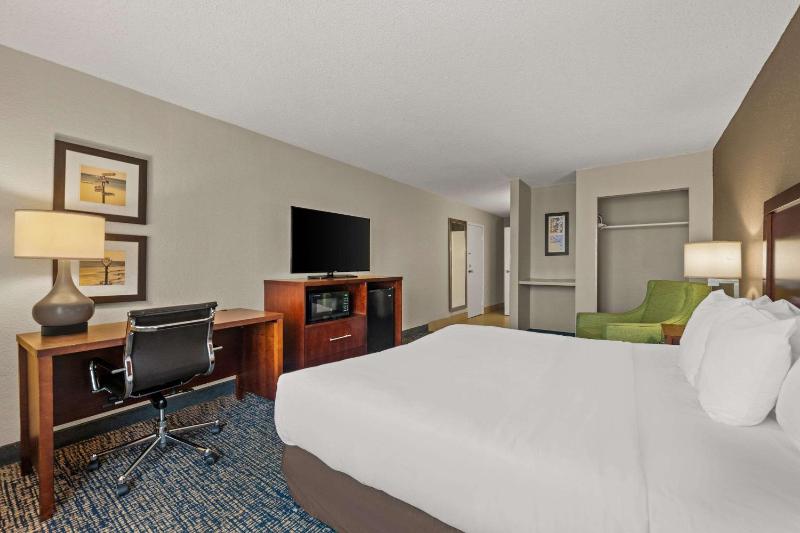 Comfort Inn On The Ocean - image 42