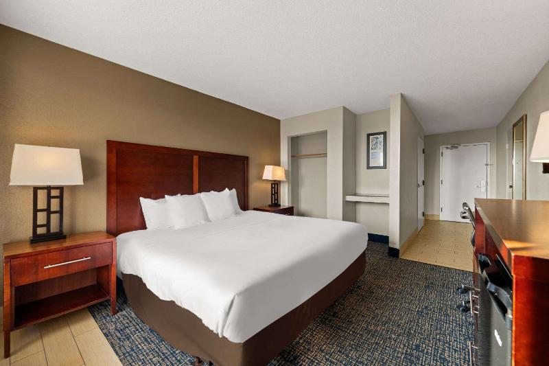 Comfort Inn On The Ocean - image 15