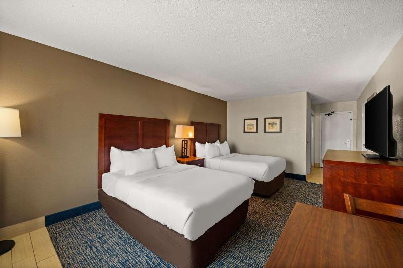 Comfort Inn On The Ocean - image 17