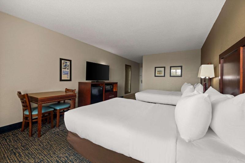Comfort Inn On The Ocean - image 39