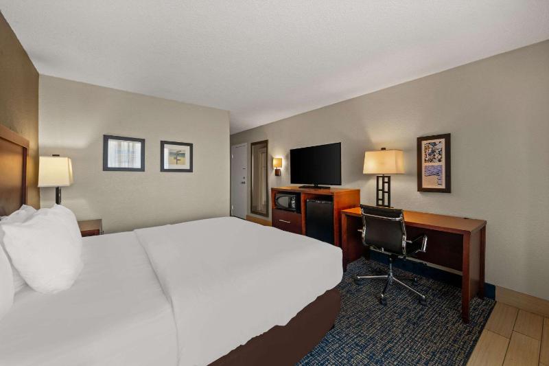 Comfort Inn On The Ocean - image 16