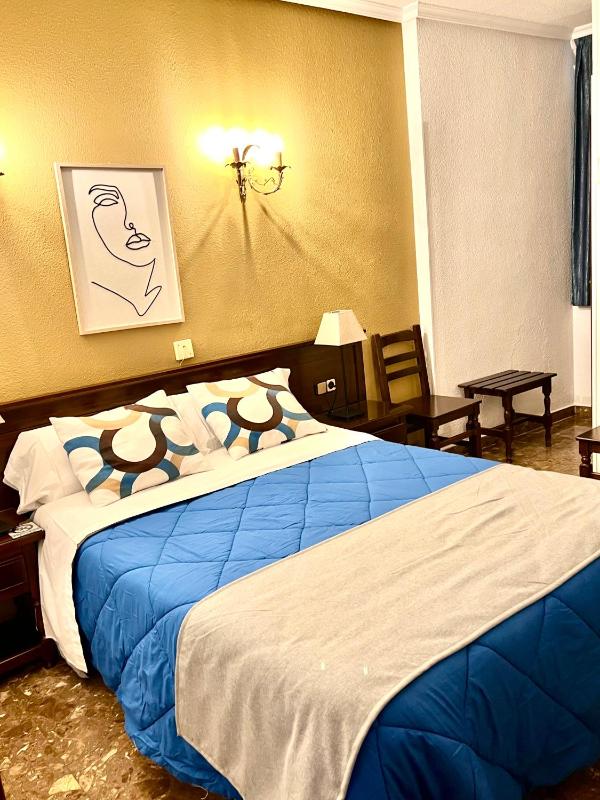 Standard Queen Room image 1