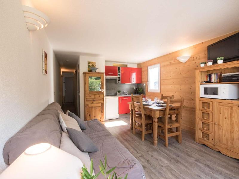 Appartement cosy 6 pers, centre Saint-Lary, balcon sud, parking, 2 chambres, classé 2 étoiles - FR-1-296-142 Images