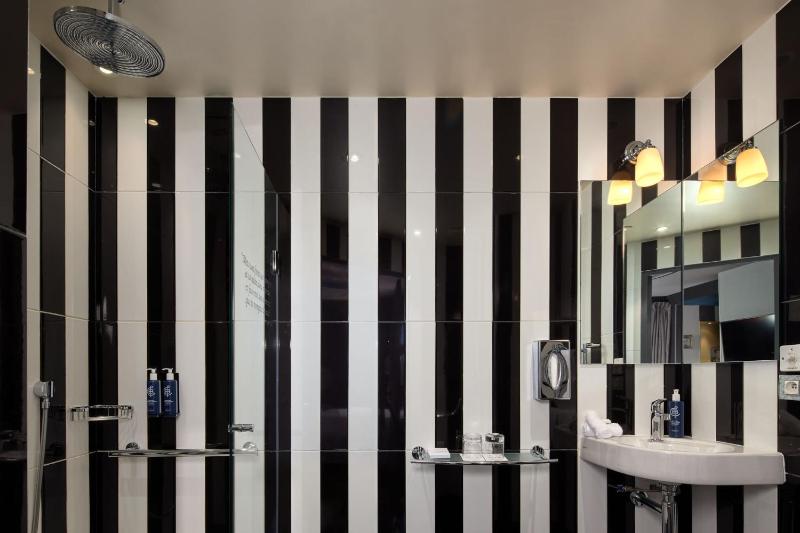 Double or Twin Room image 2