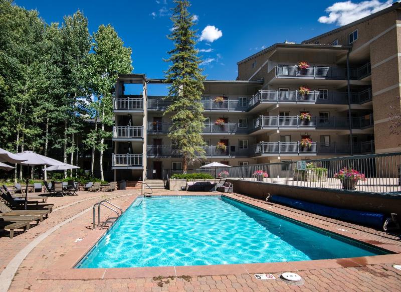 Vantage Point 112 Condo - image 9